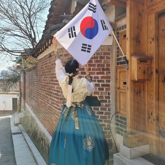 Meet your Posher, Seonghyun - Picture 1 of 1